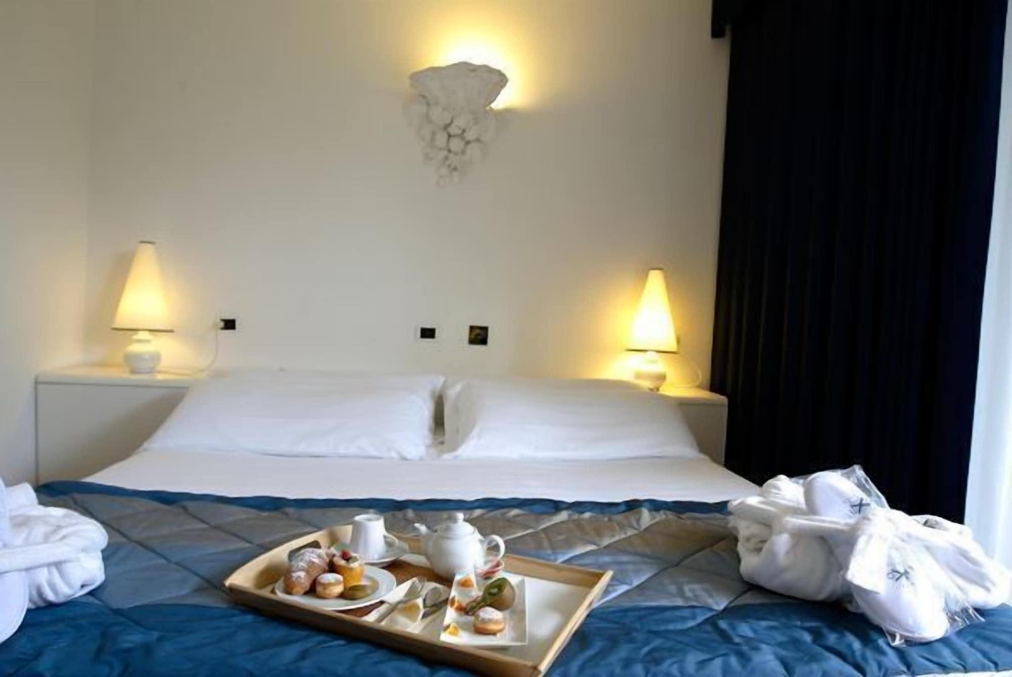 Hotel Luxor Rimini Exteriér fotografie